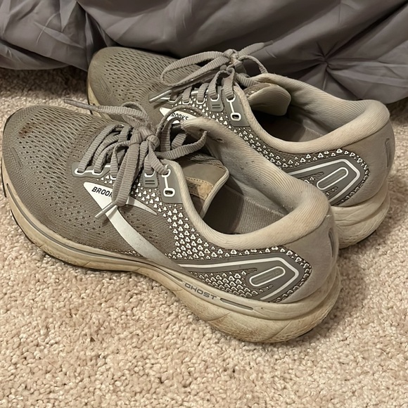 Brooks running shoes - Picture 3 of 3